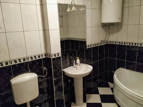 Izdavanje, dvosoban stan, 88m², Tološi, Podgorica - image 8