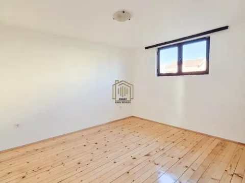 Prodaja, kuća, 350m², Zlatica, Podgorica - image 34