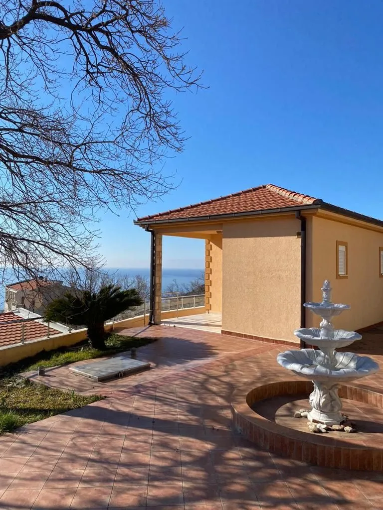 Sale, house, 390m², Zagrađe, Bar