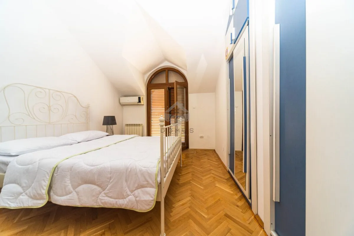 Rent, house, 280m², Gorica C, Podgorica