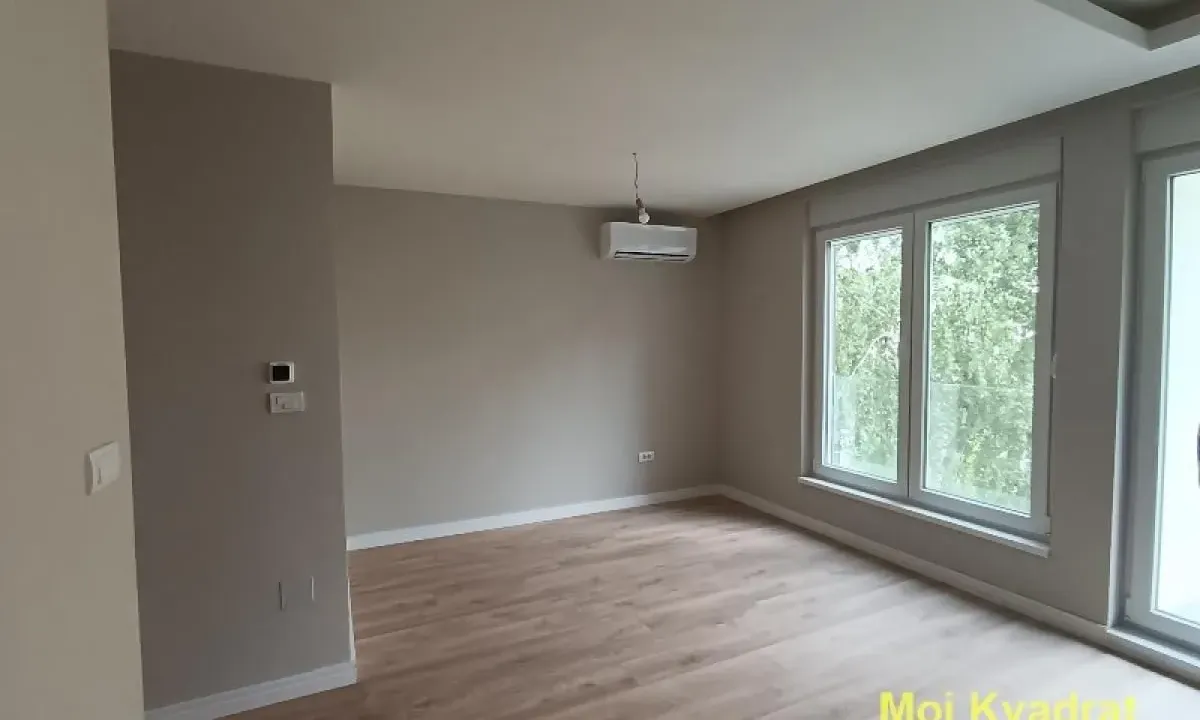 Prodaja, četvorosoban stan, 98m², Zemun Gornji Grad, Zemun Sve Podlokacije