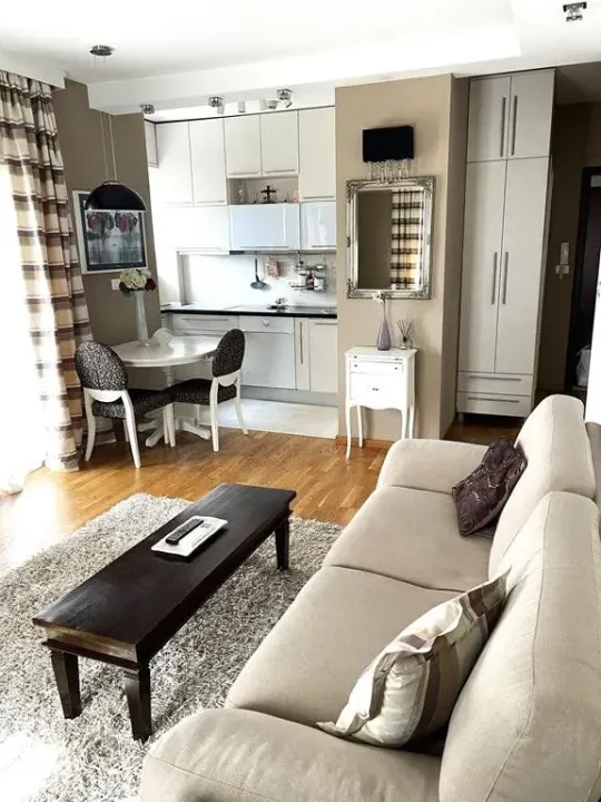 Izdavanje, dvosoban stan, 63m², City Kvart, Podgorica