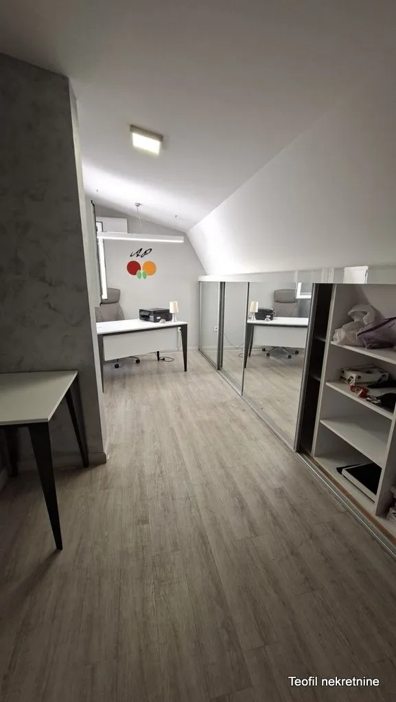 Izdavanje, stan, 118m², Đeram Pijaca, Beograd
