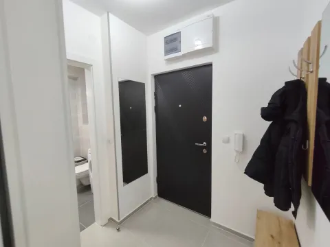 Prodaja, jednosoban stan, 43m², Centar, Loznica - image 4