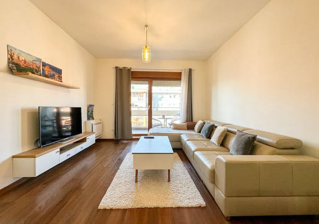 Izdavanje, dvosoban stan, 69m², Master Kvart, Podgorica