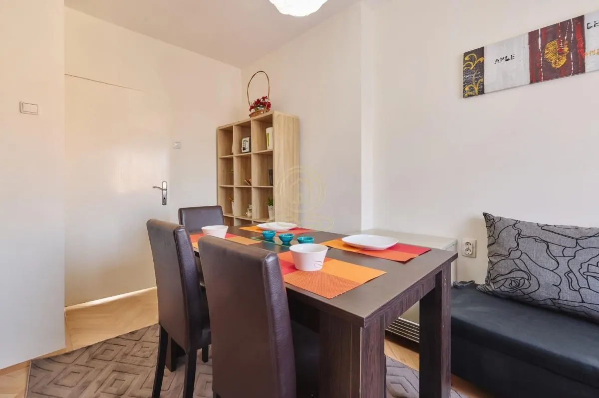 Rent, two bedroom apartment, 55m², Savski Venac, Beograd