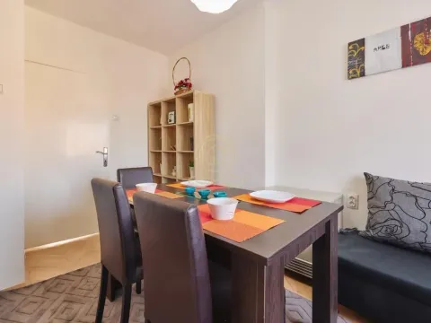 Rent, two bedroom apartment, 55m², Savski Venac, Beograd - image 15
