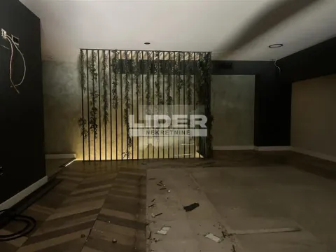 Izdavanje, poslovni prostor, 210m², Stari Grad, Beograd - image 11