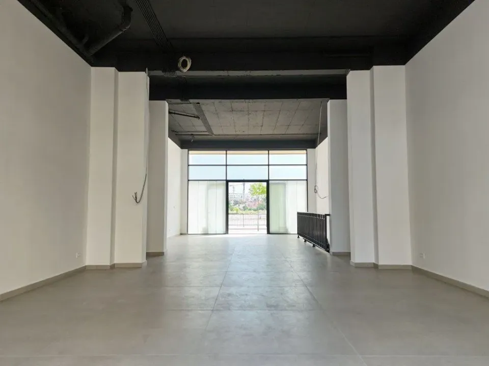 Izdavanje, poslovni prostor, 120m², New City, Podgorica