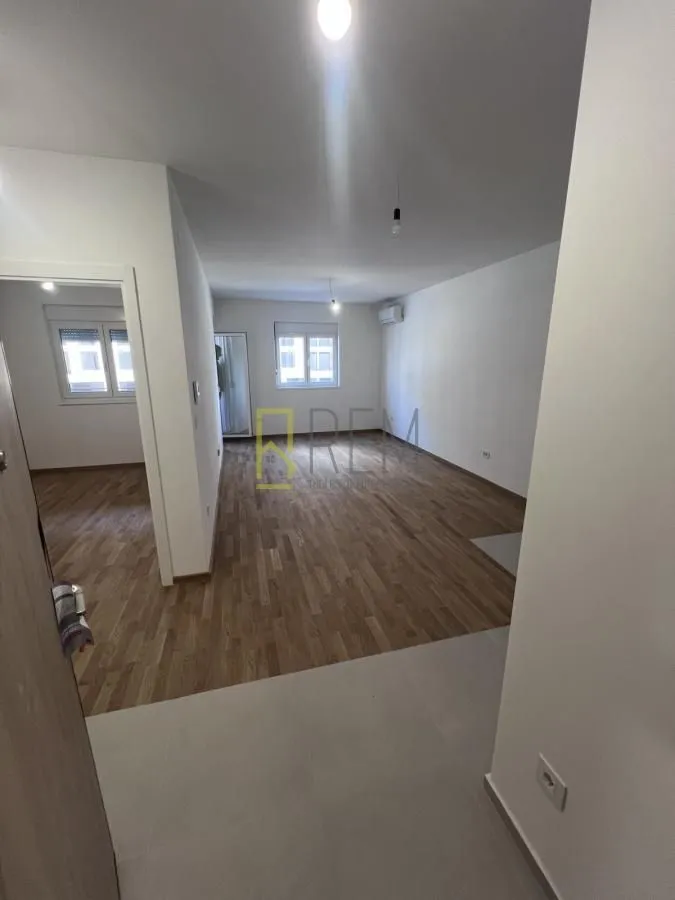 Rent, one bedroom apartment, 46m², Stari Aerodrom, Podgorica