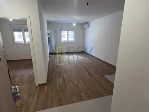 Izdavanje, jednosoban stan, 46m², Stari Aerodrom, Podgorica - image 15