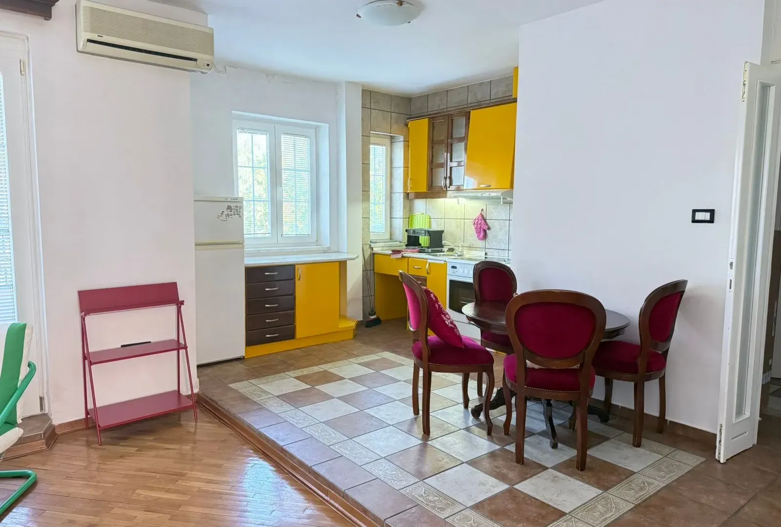 Izdavanje, jednosoban stan, 50m², Centar, Podgorica