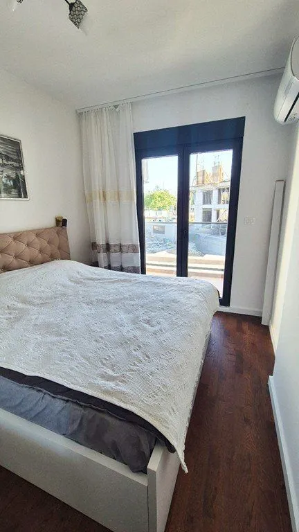 Izdavanje, jednosoban stan, 48m², Podgorica, Crna Gora