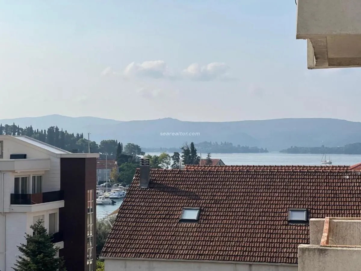 Prodaja, dvosoban stan, 77m², Centar, Tivat