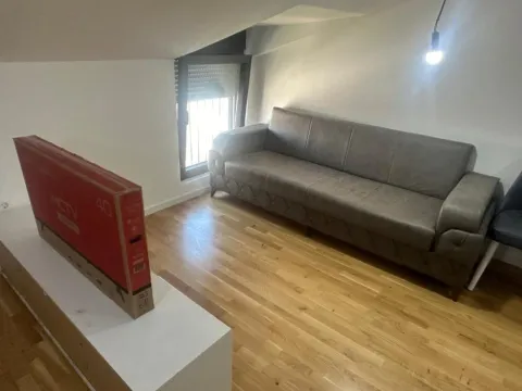 Izdavanje, garsonjera, 30m², Stara Varoš, Podgorica - image 3