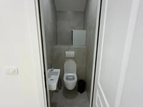 Izdavanje, poslovni prostor, 57m², Krivi Most, Podgorica - image 7