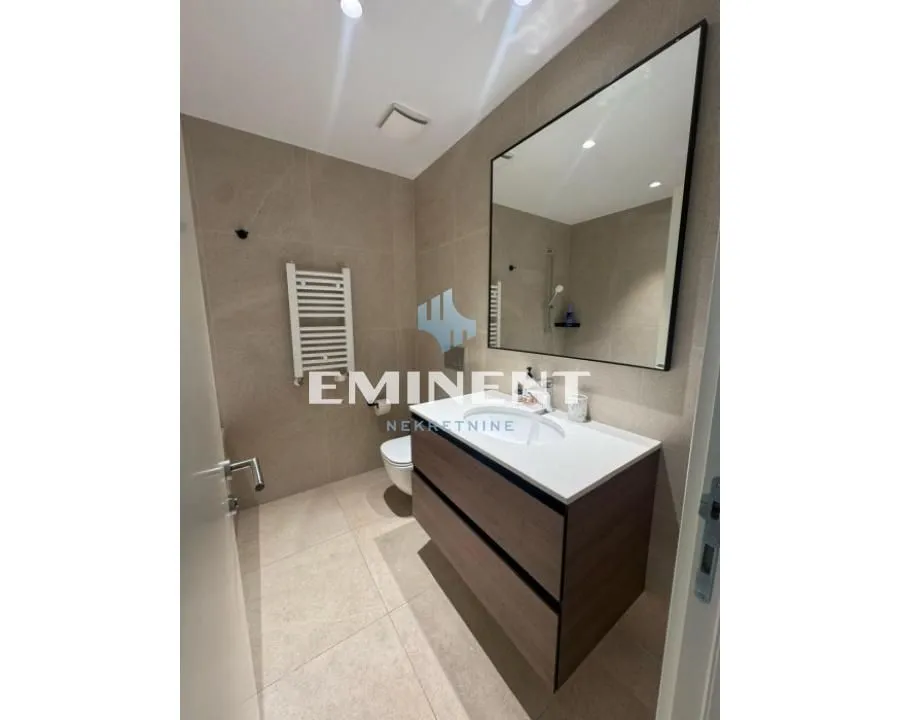 Rent, four bedroom apartment, 140m², Savski Venac, Beograd