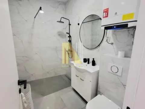 Izdavanje, trosoban stan, 73m², Centar, Novi Sad - image 16