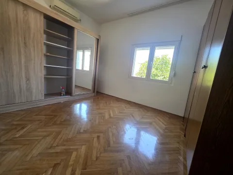 Rent, three bedroom apartment, 130m², Preko Morače, Podgorica - image 11