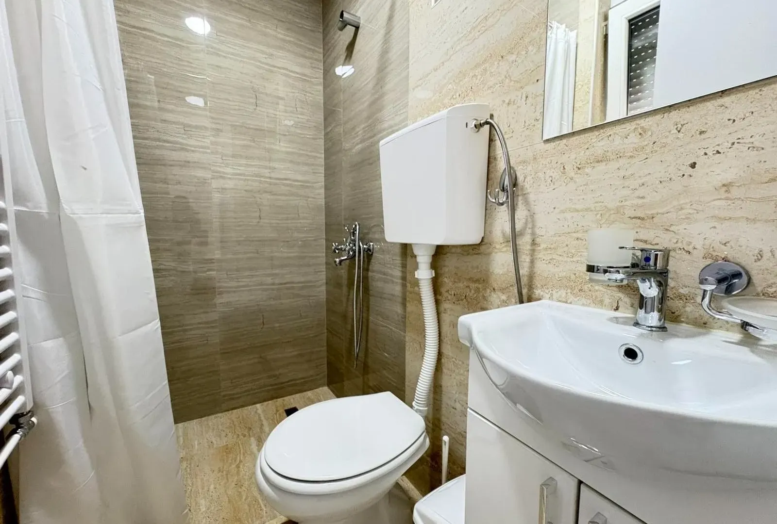 Rent, house, 170m², Zagorič, Podgorica