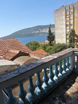 Izdavanje, garsonjera, 40m², Savina, Herceg Novi - image 2