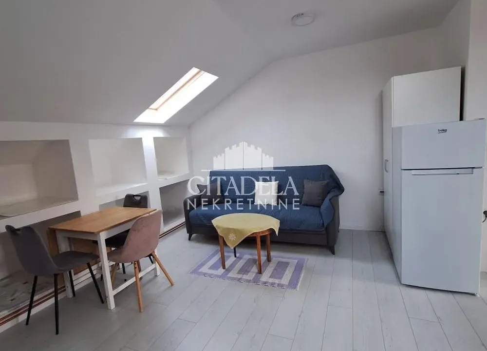 Rent, one bedroom apartment, 30m², Kanarevo Brdo, Beograd