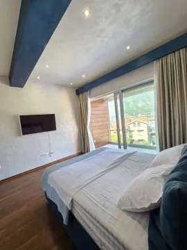 Rent, three bedroom apartment, 120m², Dobrota, Kotor - image 2