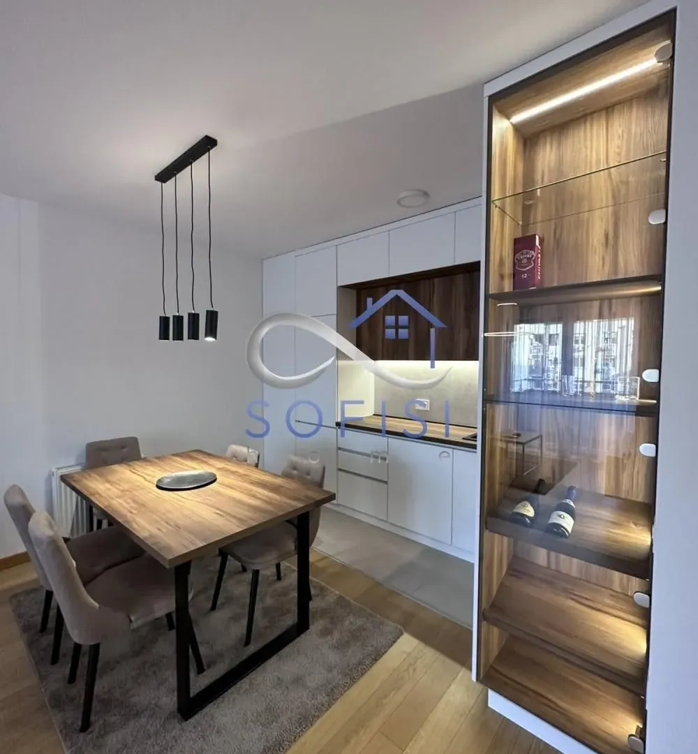 Izdavanje, dvosoban stan, 65m², Centar, Novi Sad