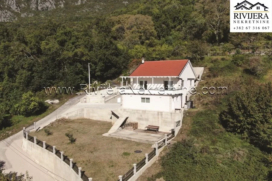 Prodaja, kuća, 220m², Zelenika, Herceg Novi