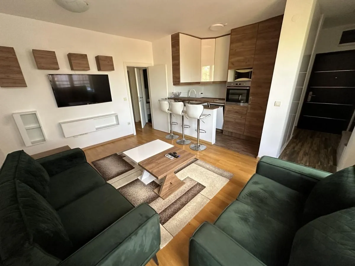 Prodaja, dvosoban stan, 44m², Centar, Novi Sad