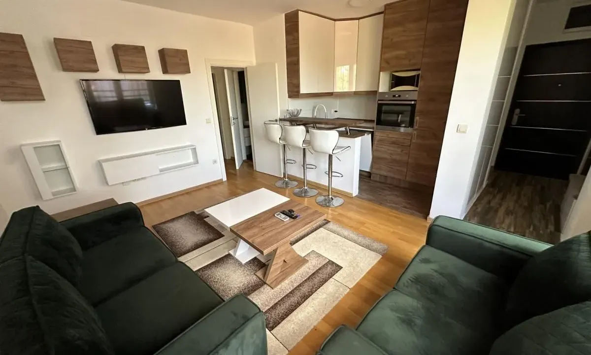 Prodaja, dvosoban stan, 44m², Centar, Novi Sad