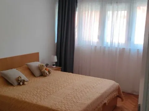 Izdavanje, dvosoban stan, 60m², Centar, Cetinje - image 4