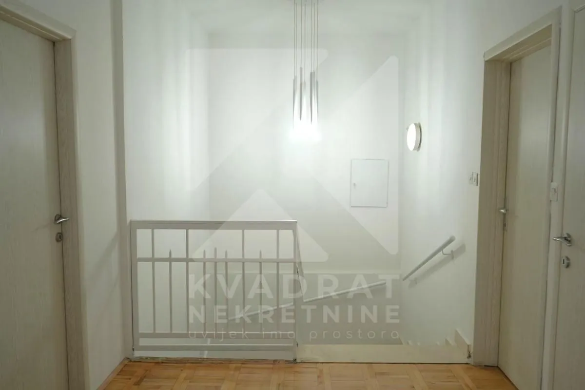 Rent, office space, 164m², Centar, Podgorica