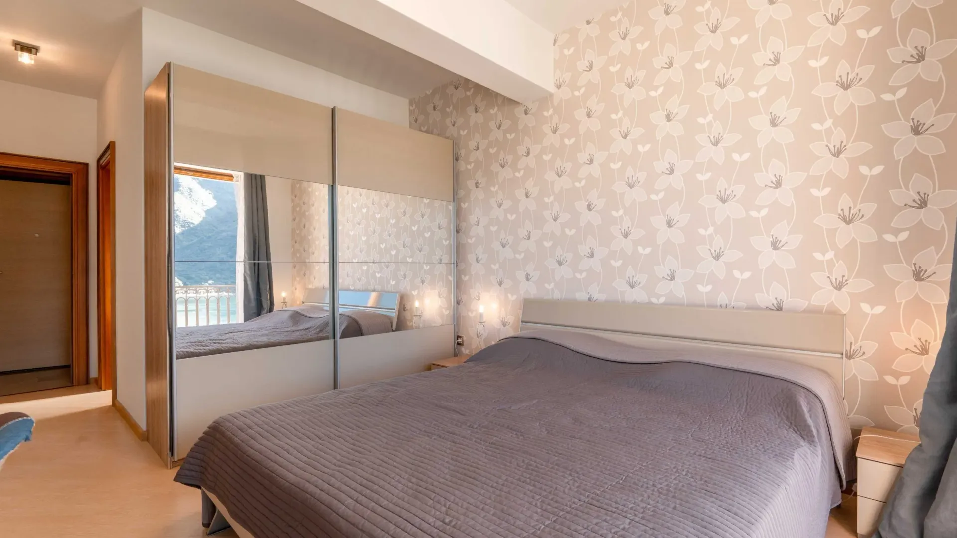 Prodaja, dvosoban stan, 106m², Dobrota, Kotor