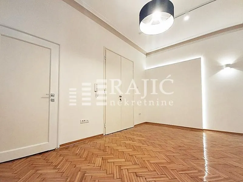 Rent, office space, 87m², Kalenić Pijaca, Vračar Sve Podlokacije