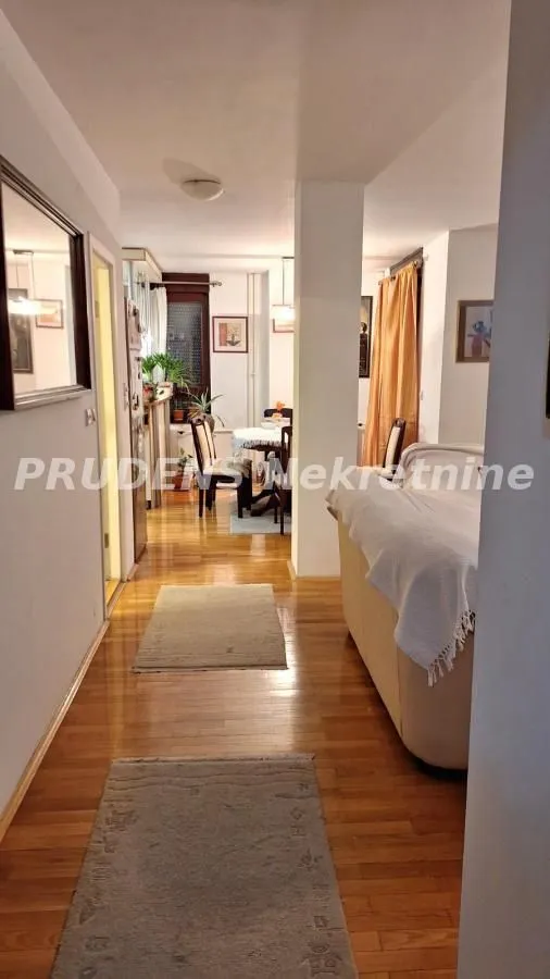 Prodaja, četvorosoban stan, 109m², Crveni Krst, Beograd