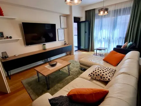 Izdavanje, dvosoban stan, 77m², Centar, Podgorica - image 4