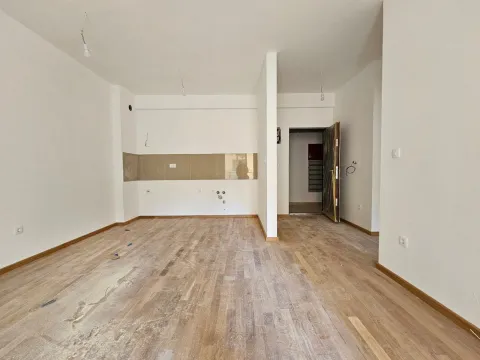 Sale, one bedroom apartment, 43m², Bečići, Budva - image 3