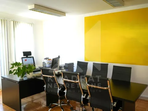 Rent, office space, 160m², Centar, Podgorica - image 1