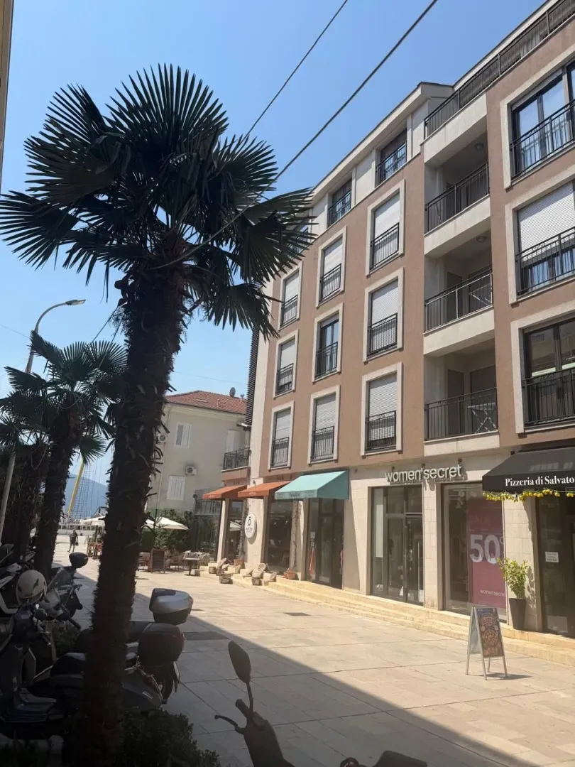 Rent, one bedroom apartment, 51m², Centar, Tivat