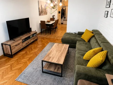 Prodaja, jednosoban stan, 48m², Stari Aerodrom, Podgorica - image 1