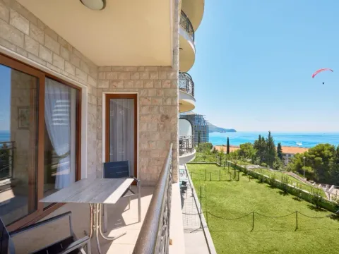 Izdavanje, jednosoban stan, 72m², Bečići, Budva - image 5