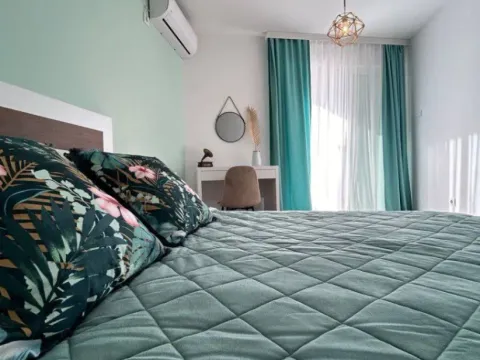 Sale, two bedroom apartment, 85m², Petrovac, Budva - image 3