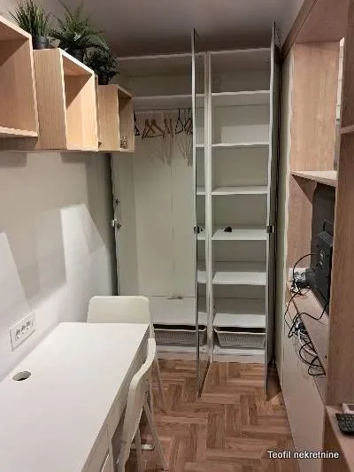 Rent, studio apartment, 30m², Stari Grad, Beograd