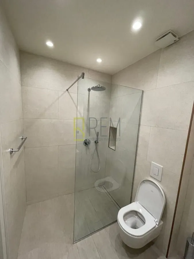 Prodaja, trosoban stan, 209m², Momišići, Podgorica
