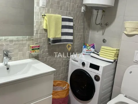 Prodaja, dvosoban stan, 72m², City Kvart, Podgorica - image 2