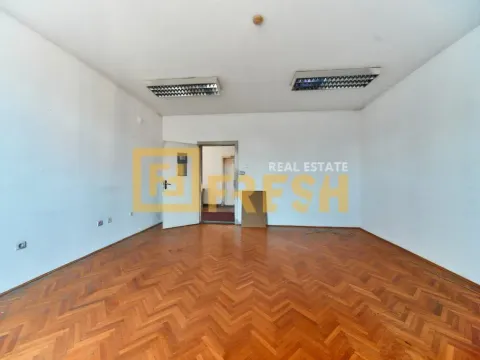 Rent, office space, 345m², Centar, Podgorica - image 27