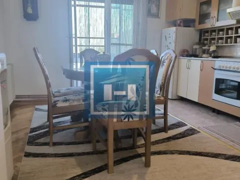 Prodaja, trosoban stan, 98m², Centar, Ćuprija - image 9