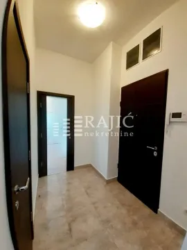 Izdavanje, trosoban stan, 110m², Vračar Sve Podlokacije, Beograd - image 20