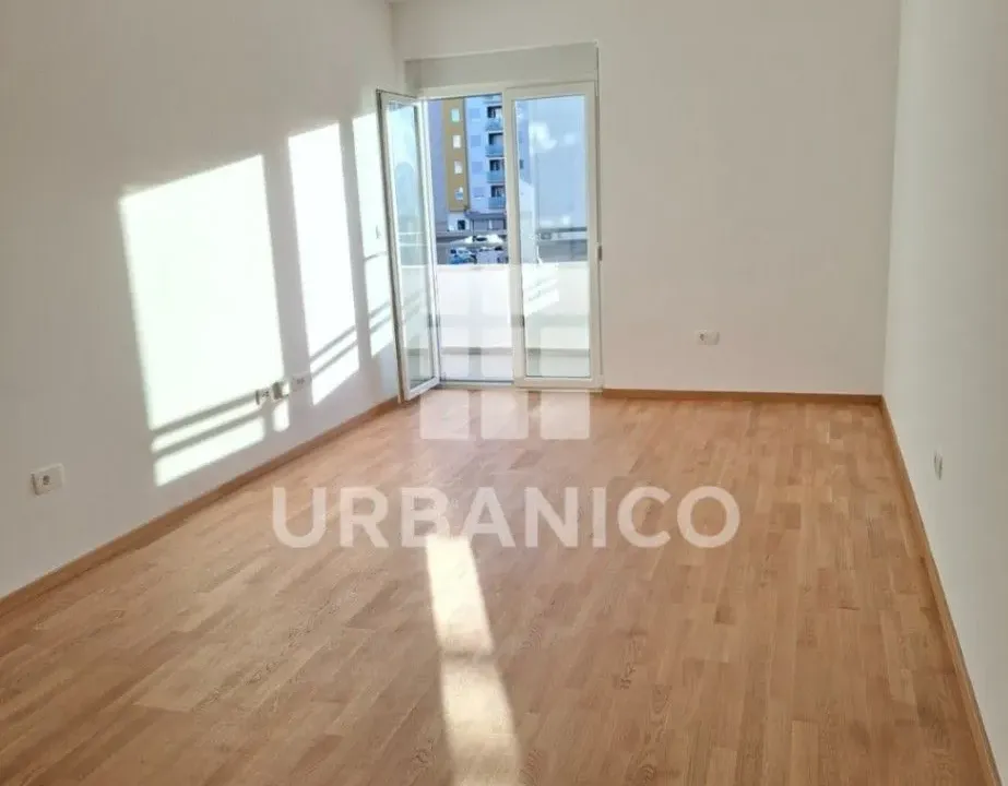 Prodaja, jednosoban stan, 45m², Pobrežje, Podgorica